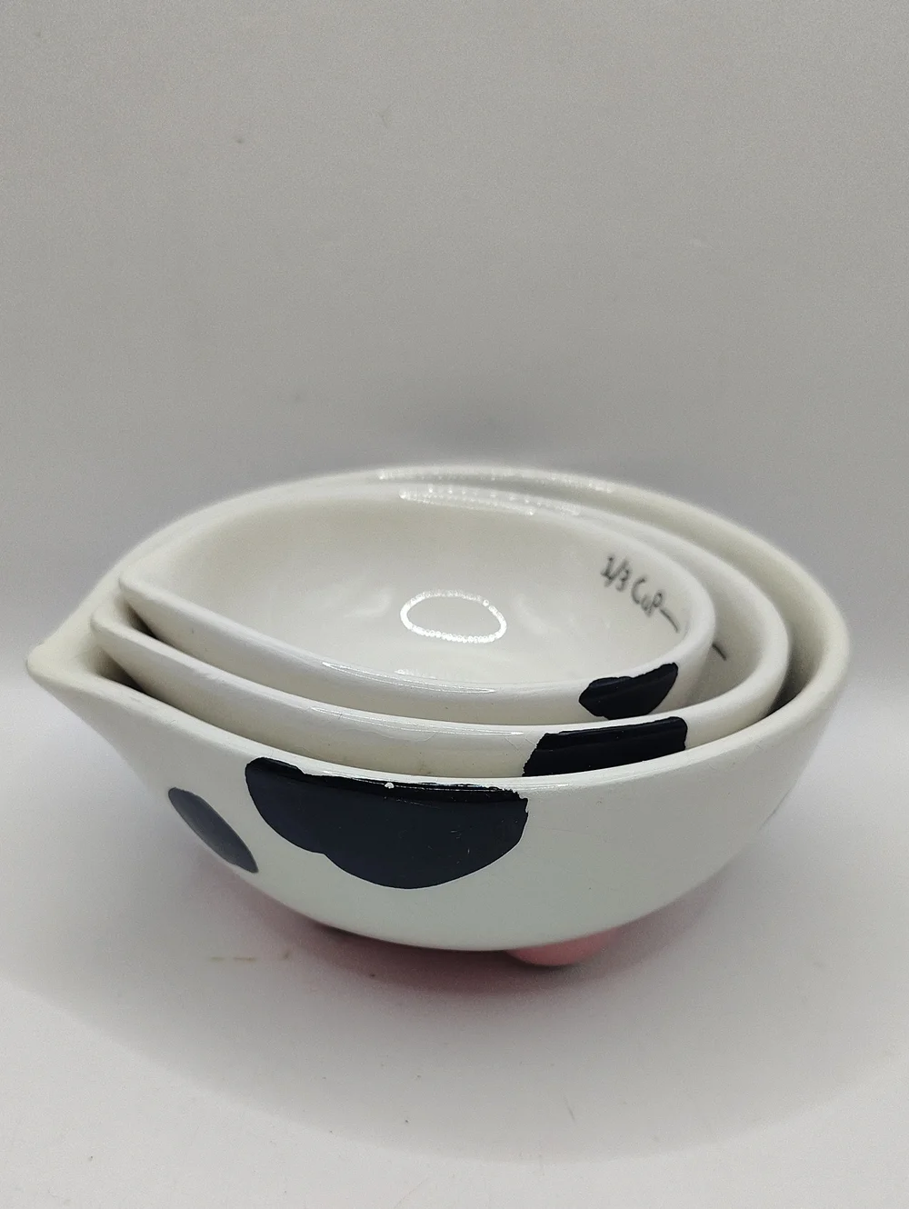 Vintage Pier 1 White Ceramic Nesting Measuring Cups with Cow Print Design
